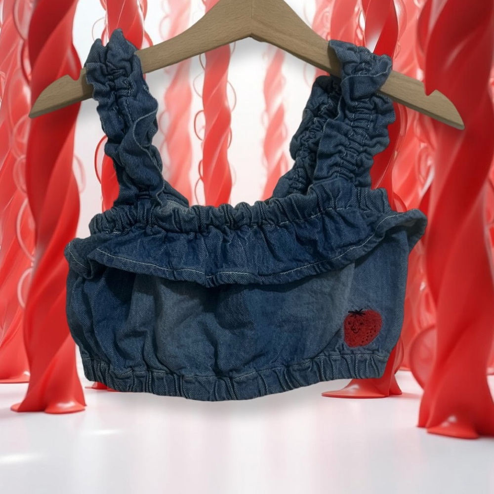 Bobo Choses Strawberry Top
Great condition
2-3 Years 
Blue Jean baby